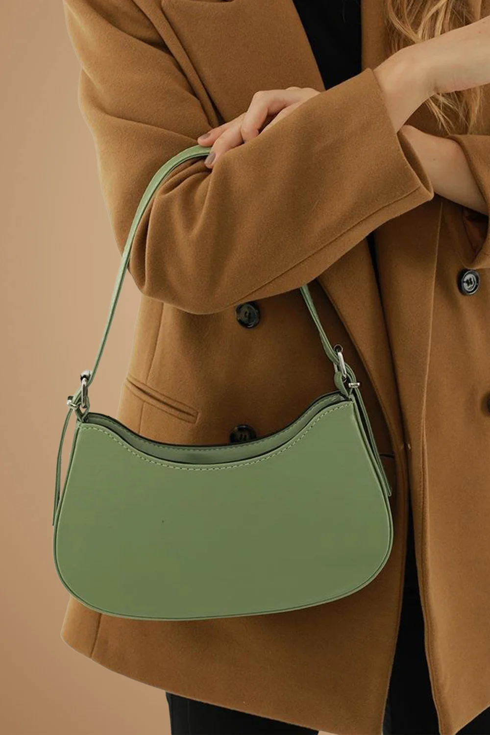 حقيبة كتف بيضاوية قابلة للتطويل والتقصير