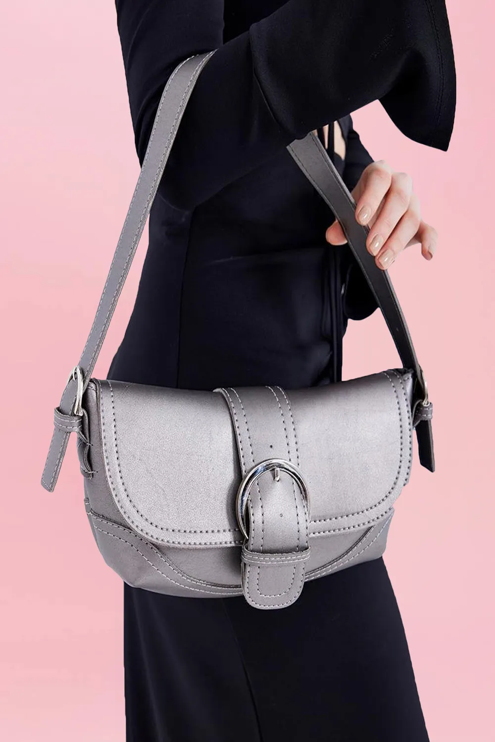 حقيبة بحزام كتف غير قابل للفصل