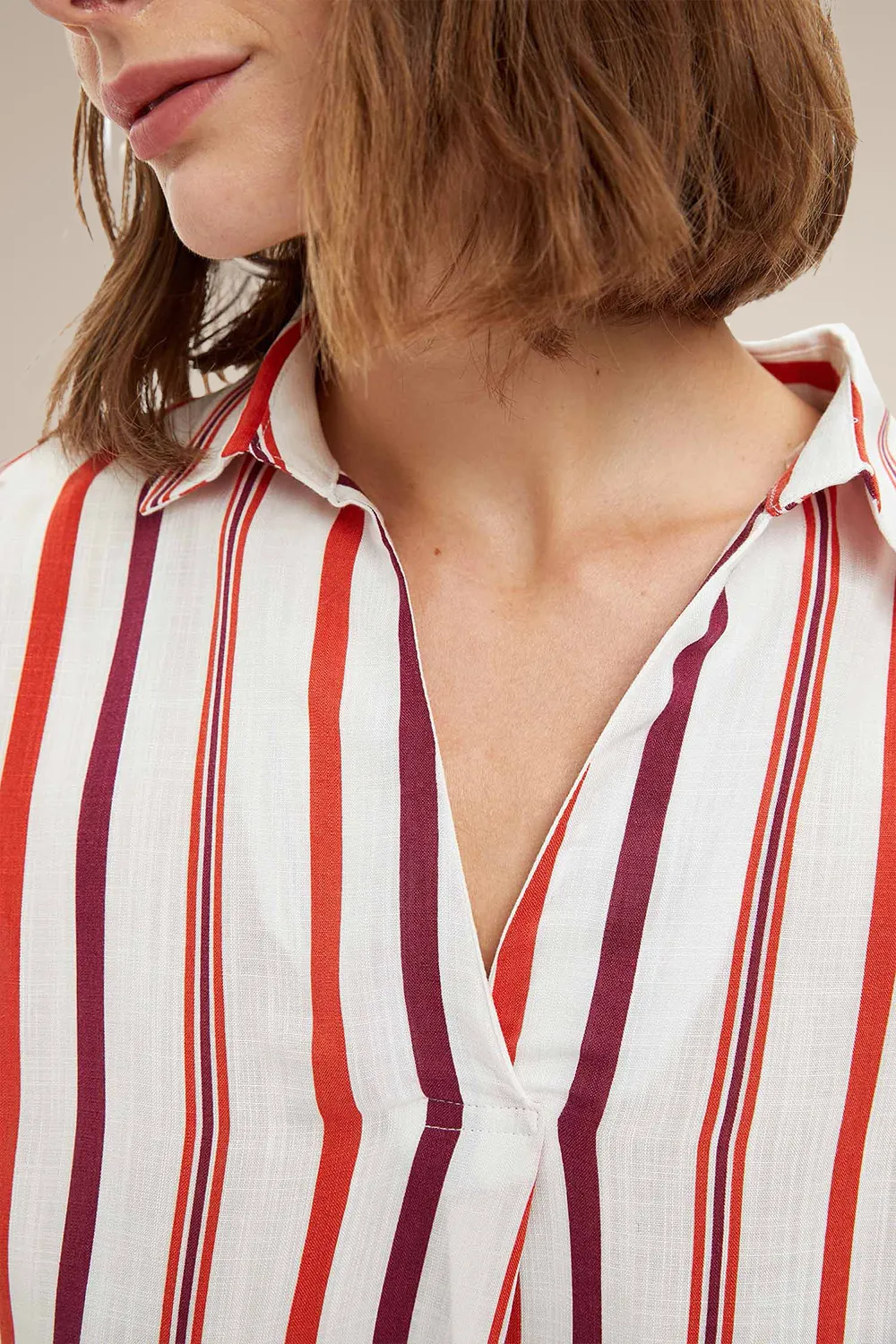 بلوزة أوف وايت مخططة رقبة وكم ثلاثة أرباع