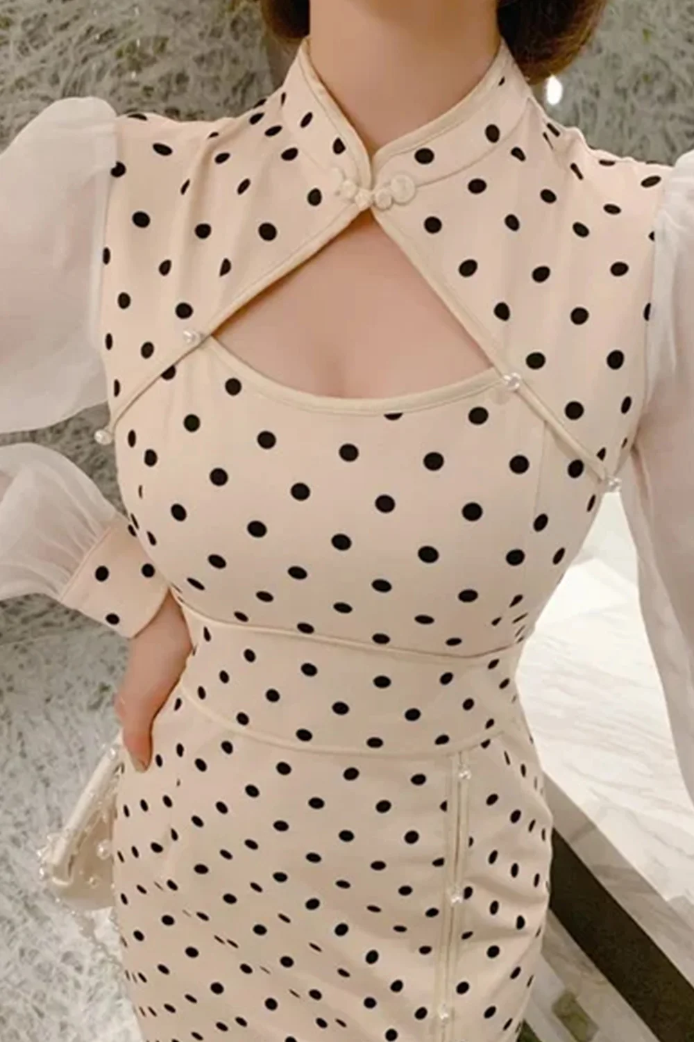 فستان سهرة ميدي منقط